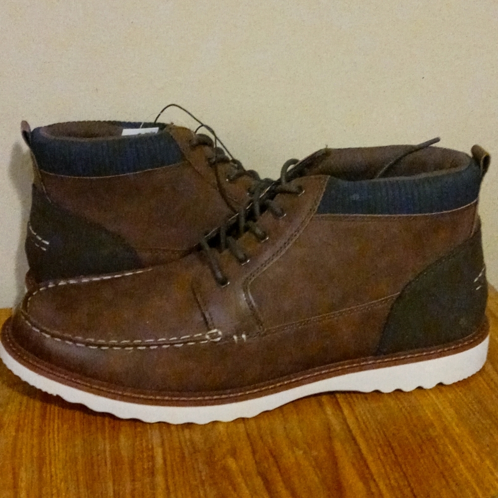 Mens casual shoe